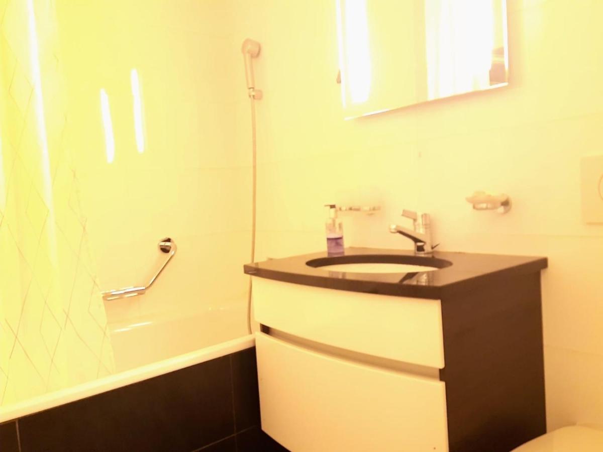Lovely 2 Bedroom Flat 10 Min From Center